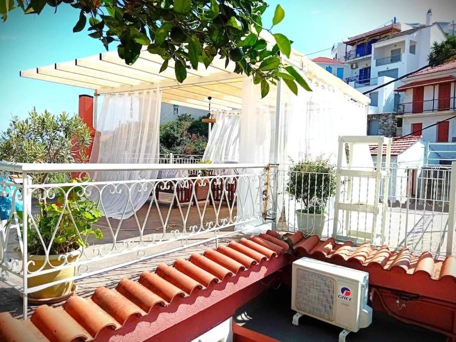 Duka'S Gardenhouse Vila Skopelos Town Exterior foto