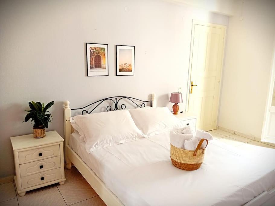 Duka'S Gardenhouse Vila Skopelos Town Exterior foto